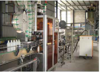 PVC və PET şüşələr üçün suya və pasa davamlı daralma qolu etiket maşını