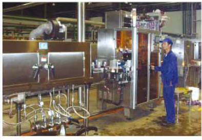 PVC və PET şüşələr üçün suya və pasa davamlı daralma qolu etiket maşını