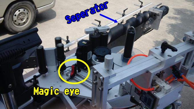 220V 1.5HP 50 / 60HZ dəyirmi şüşələr üçün yapışqan dırnaq lakı Etiket tətbiqetmə maşını