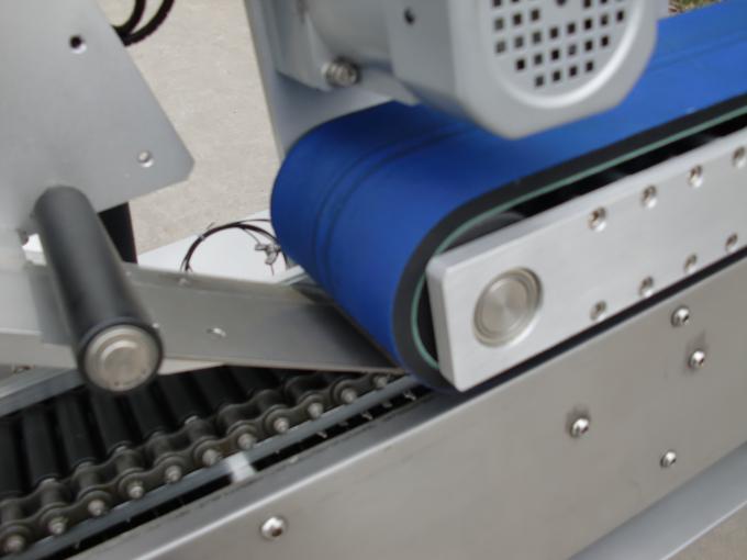 Dodaq çubuğu kosmetikası üçün 12-25 mm çaplı yuvarlaq şüşə özünə yapışan etiket avtomatik etiketləmə maşını