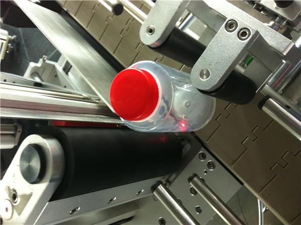 İçki sahəsi üçün Pawpaw / Guava Yumru Şüşə Etiket Etiketləmə Makinası