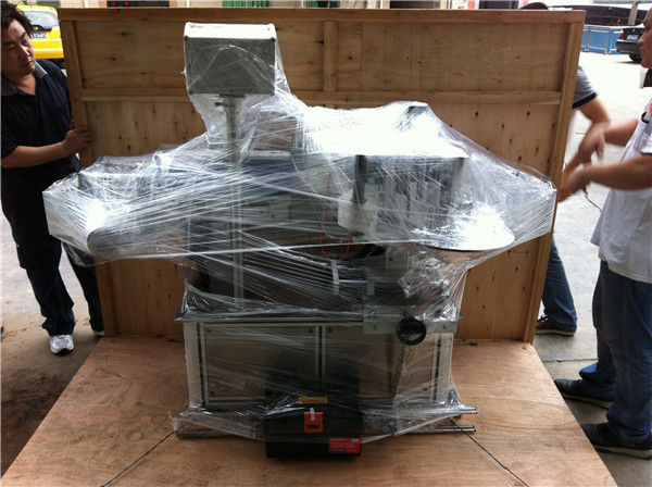 İçki Sənayesi üçün Meyvə / Tərəvəz Suyu Dəyirmi Şüşə Etiket Etiketləmə Makinası