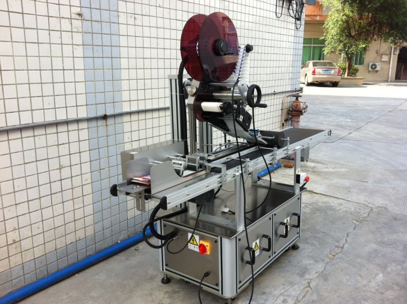 Çin Elektrikli Sürücü Üst Etiketləmə Maşın, Özünə Yapışan Etiket Etiketləmə Maşın təchizatçısı