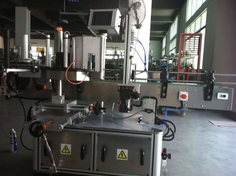 Çin İçki Sənayesi üçün Meyvə / Tərəvəz Suyu Dəyirmi Şüşə Etiket Etiketleme Maşın təchizatçısı